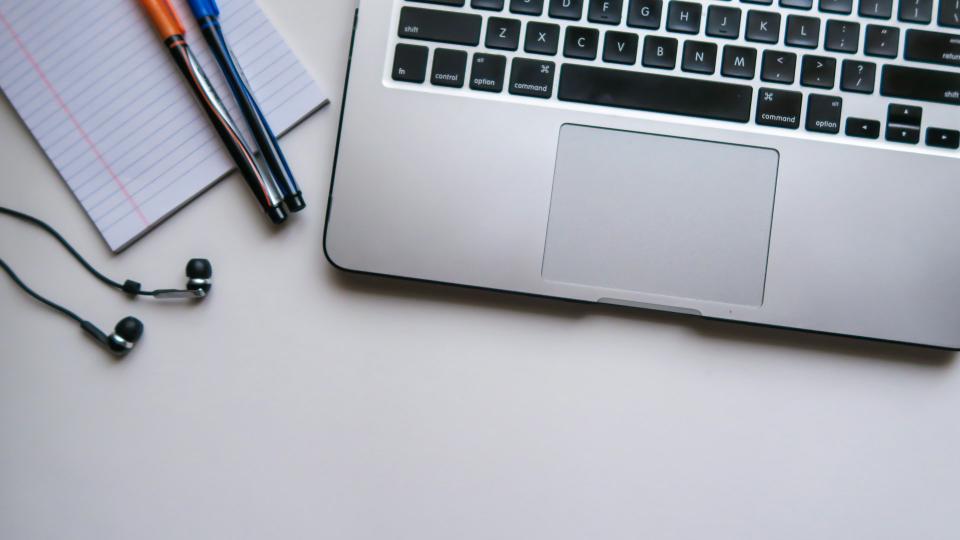 Resources and tips for teaching (with) R remotely
